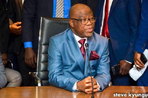 Après une remise-reprise avec Pierre Kangudia RDC : le VPM Jean Baudouin Mayo prend officiellement les arcanes du ministère du Budget 